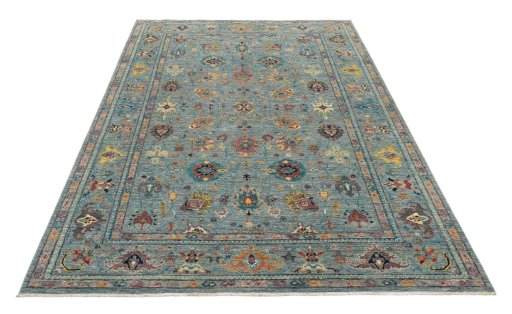 Surface texture of New Farahan rug with natural Wool and intricate pattern