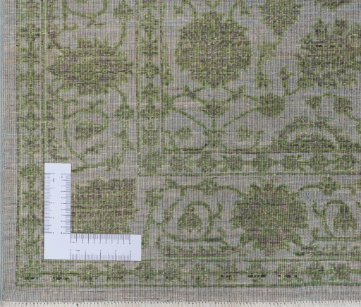 Corner detail of New Farahan rug showing border pattern and Wool pile