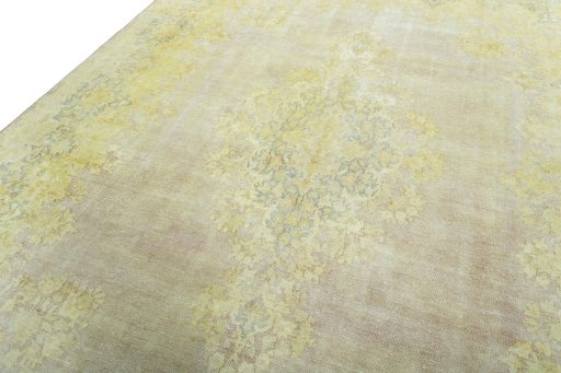 Backside of handmade 1970s Vintage rug showing knot structure and weave density