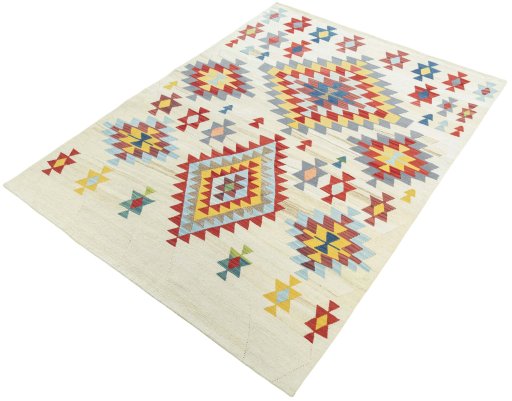 Corner detail of New Modern Design rug showing border pattern and Wool pile