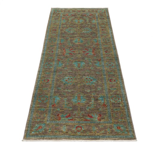 Surface texture of New Farahan rug with natural Wool and intricate pattern