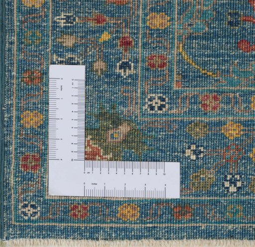 Corner detail of New Farahan rug showing border pattern and Wool pile