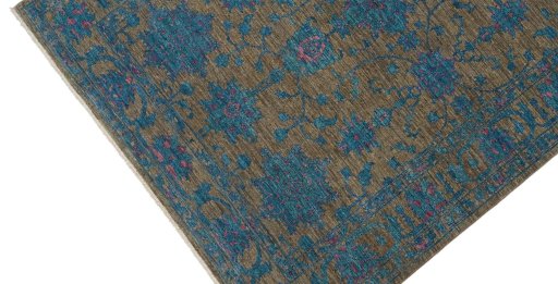 Backside of handmade New Farahan rug showing knot structure and weave density