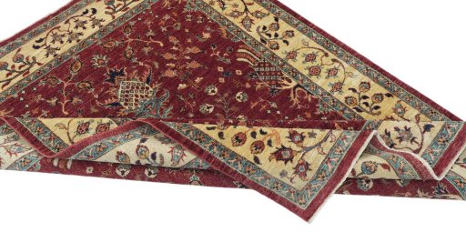 Central medallion detail of New Farahan rug from Pakistan