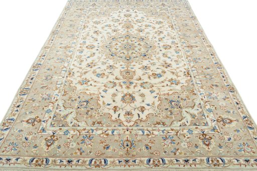 Surface texture of New Kashan rug with natural Wool and intricate pattern
