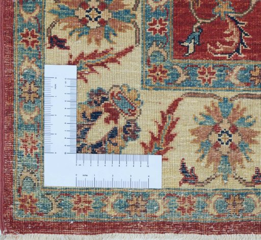Corner detail of New Farahan rug showing border pattern and Wool pile
