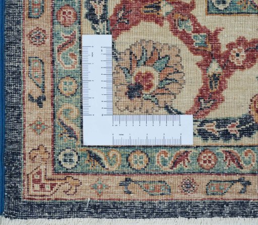 Corner detail of New Farahan rug showing border pattern and Wool pile