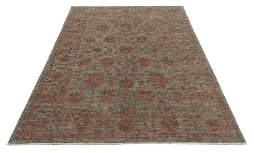 Surface texture of New Farahan rug with natural Wool and intricate pattern