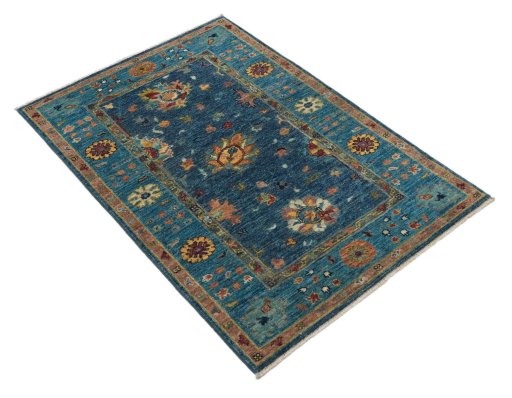 Corner detail of New Farahan rug showing border pattern and Wool pile