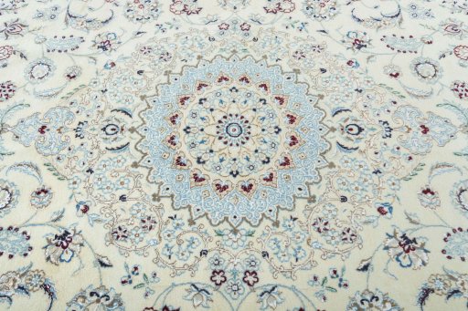 Central medallion detail of 2000s Nain rug from Iran / Persia