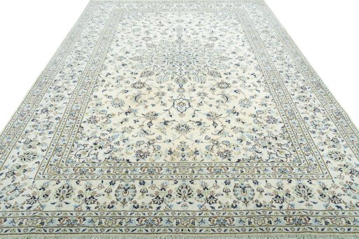 Surface texture of New Kashan rug with natural Wool and intricate pattern