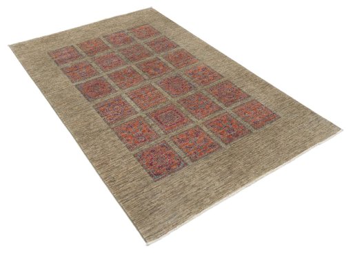 Corner detail of New Farahan rug showing border pattern and Wool pile