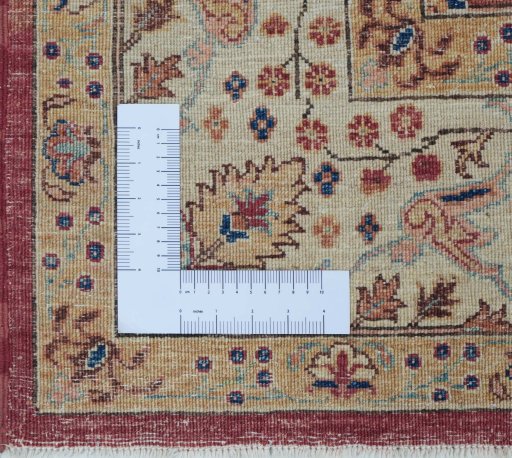 Corner detail of New Farahan rug showing border pattern and Wool pile