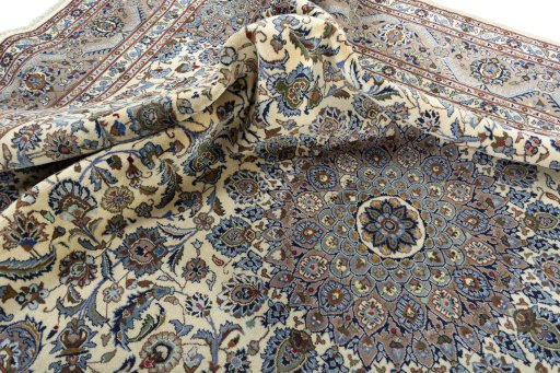 Surface texture of New Kashmar rug with natural Wool and intricate pattern