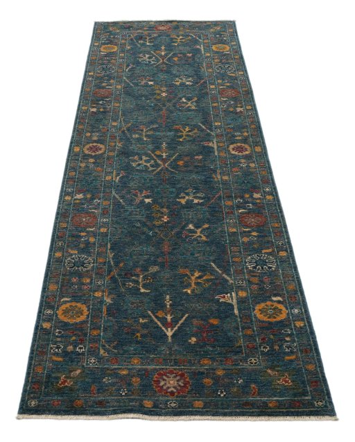 Surface texture of New Farahan rug with natural Wool and intricate pattern