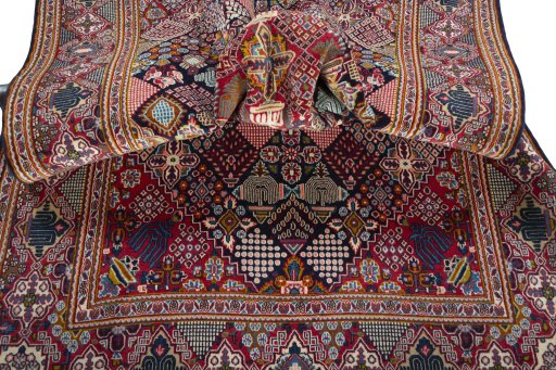 Surface texture of 2000s Kashan rug with natural Wool and intricate pattern