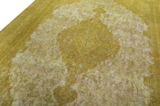 Backside of handmade 1970s Vintage rug showing knot structure and weave density