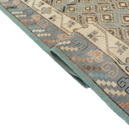 Close-up detail of New Farahan rug from Pakistan showing Wool weave