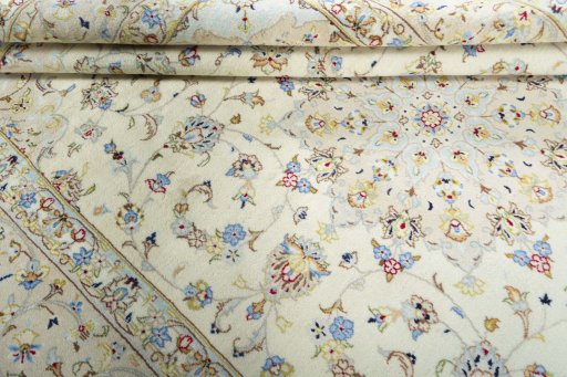 Close-up detail of New Kashan rug from Iran / Persia showing Wool weave