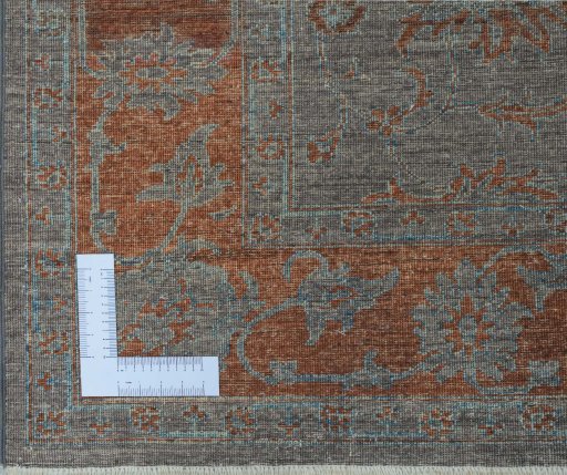 Corner detail of New Farahan rug showing border pattern and Wool pile
