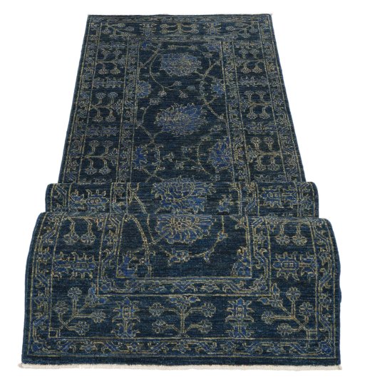 Central medallion detail of New Farahan rug from Pakistan