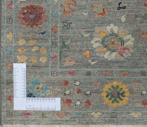 Corner detail of New Farahan rug showing border pattern and Wool pile