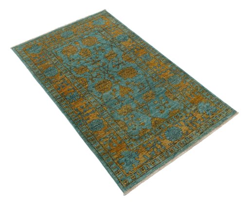 Corner detail of New Farahan rug showing border pattern and Wool pile