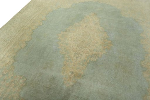 Backside of handmade 1970s Vintage rug showing knot structure and weave density