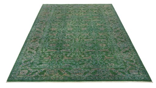 Surface texture of New Farahan rug with natural Wool and intricate pattern