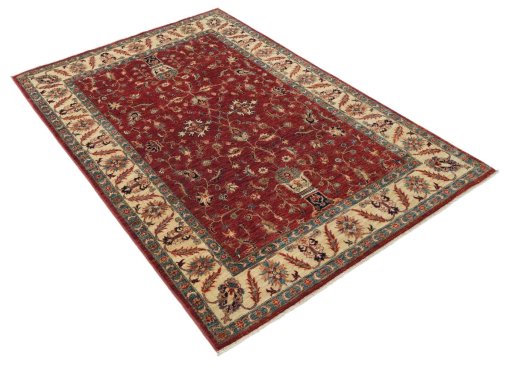 Corner detail of New Farahan rug showing border pattern and Wool pile