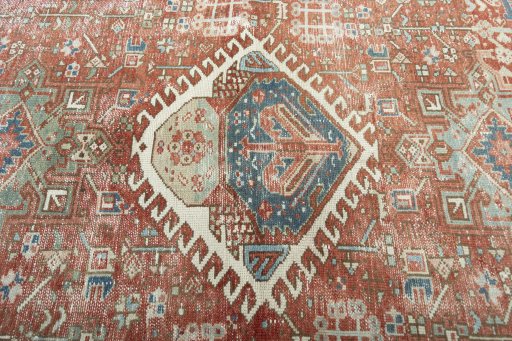 Central medallion detail of 1930s Heriz rug from Iran / Persia