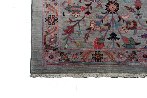Corner detail of New Ariana rug showing border pattern and Wool pile