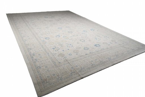 Corner detail of New Haj-jalili rug showing border pattern and Wool pile