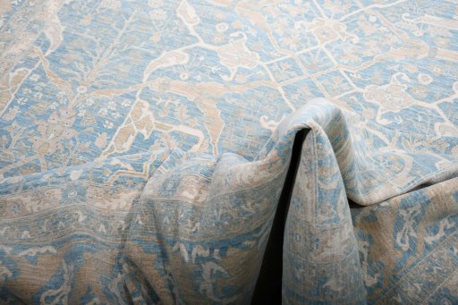 Corner detail of New Haj-jalili rug showing border pattern and Wool pile