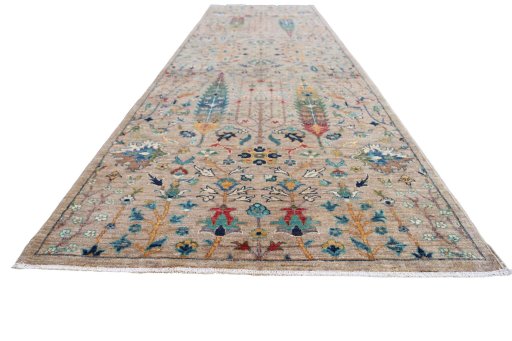 Corner detail of New Haj-jalili rug showing border pattern and Wool pile