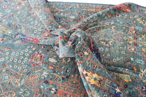 Backside of handmade New Haj-jalili rug showing knot structure and weave density