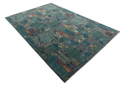 Corner detail of New Haj-jalili rug showing border pattern and Wool pile