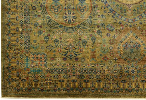Corner detail of New Haj-jalili rug showing border pattern and Wool pile