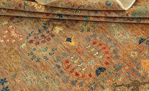 Corner detail of New Haj-jalili rug showing border pattern and Wool pile