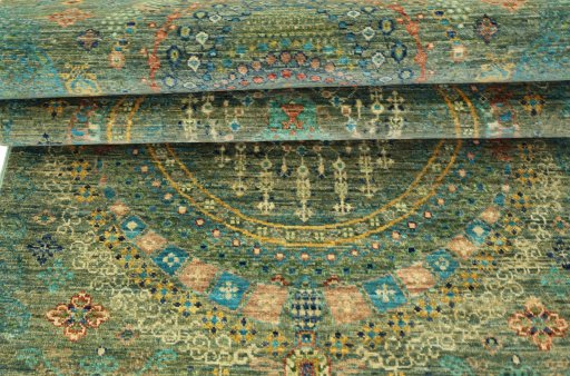 Corner detail of New Haj-jalili rug showing border pattern and Wool pile