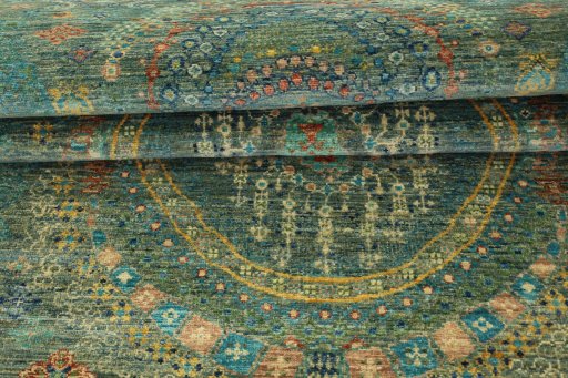 Corner detail of New Haj-jalili rug showing border pattern and Wool pile