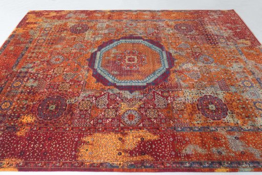 Close-up detail of New Mamluk rug from Pakistan showing Wool weave