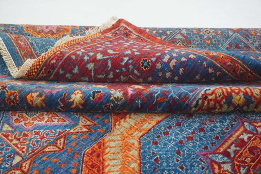 Central medallion detail of New Mamluk rug from Pakistan