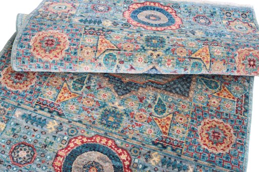 Surface texture of New Mamluk rug with natural Wool and intricate pattern