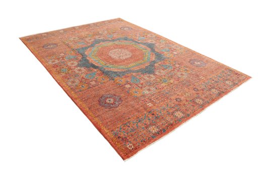 Close-up detail of New Mamluk rug from Pakistan showing Wool weave