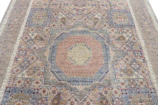 Close-up detail of New Mamluk rug from Pakistan showing Wool weave