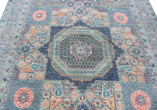 Close-up detail of New Mamluk rug from Pakistan showing Wool weave