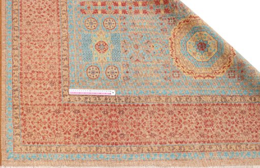 Central medallion detail of New Mamluk rug from Pakistan