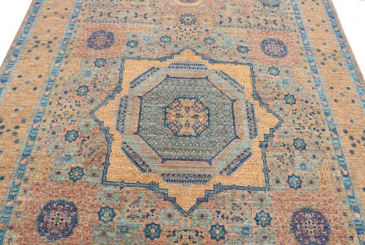 Close-up detail of New Mamluk rug from Pakistan showing Wool weave