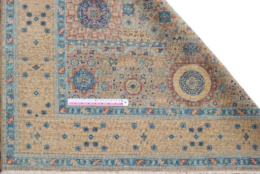 Central medallion detail of New Mamluk rug from Pakistan